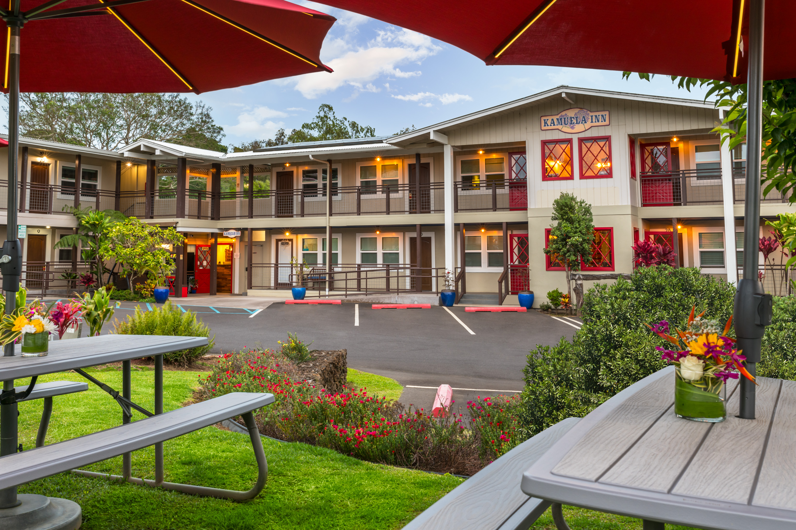 Exterior (View of Deluxe Suites Wing)