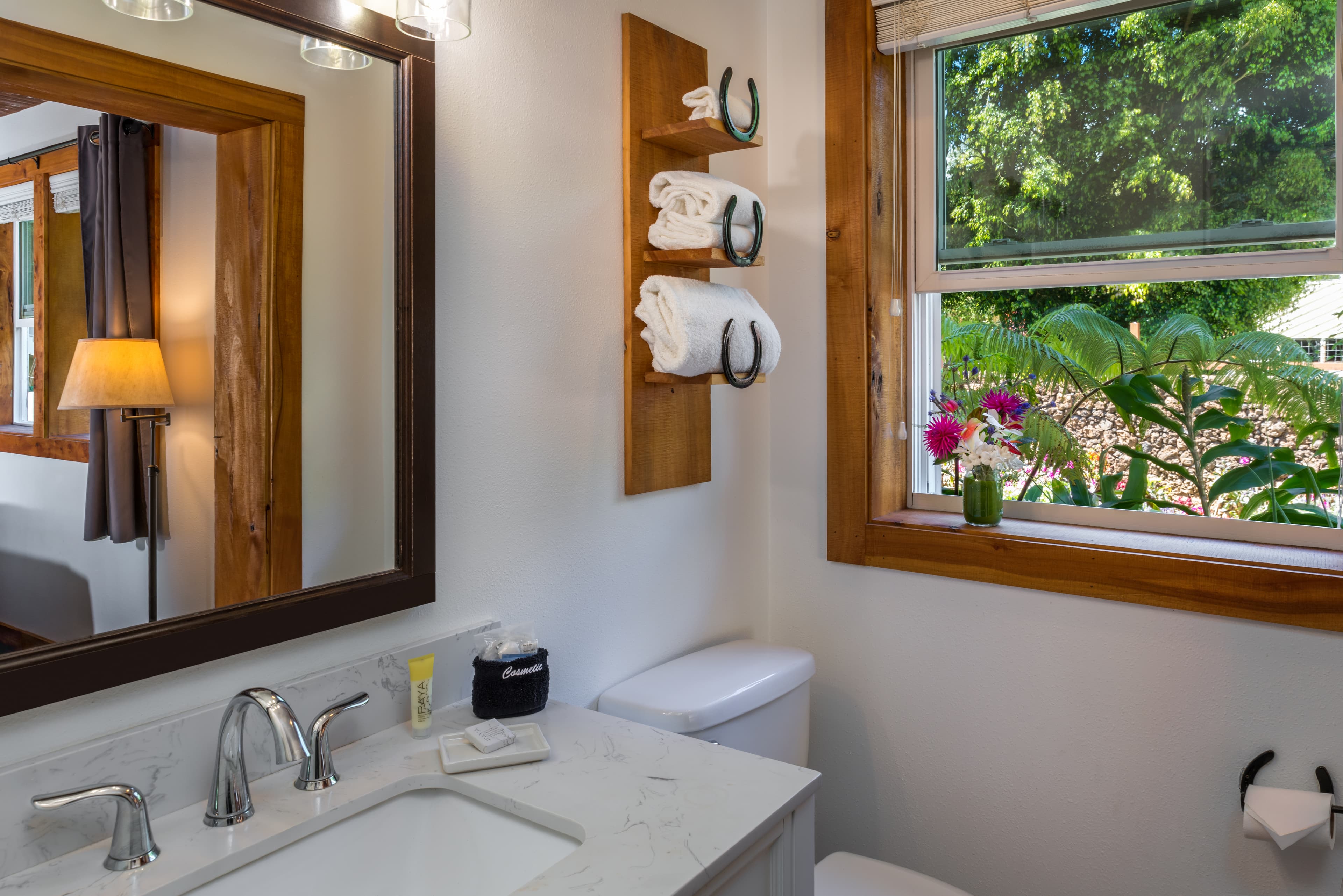 Kitchenette (bathroom toilet area)