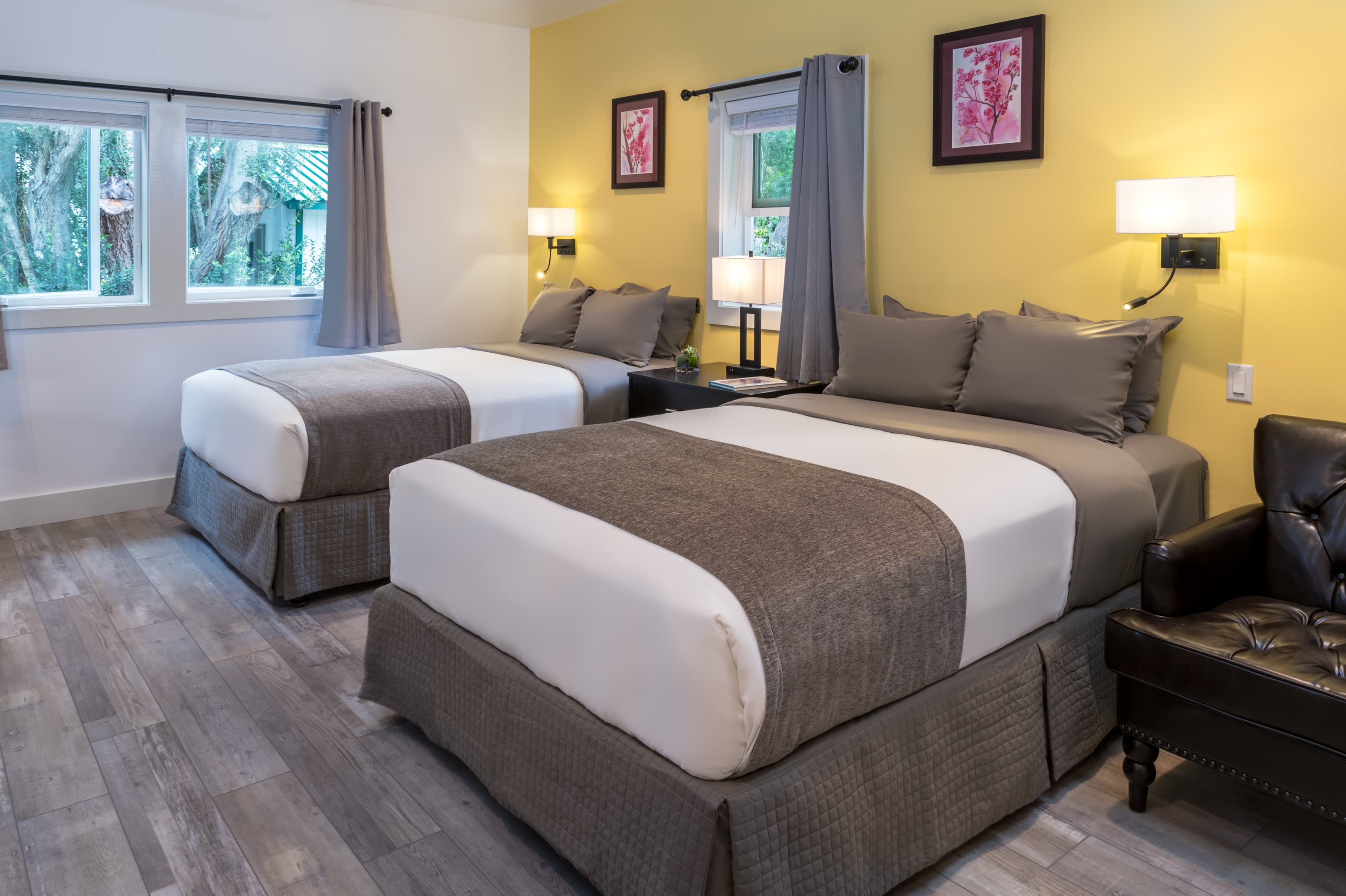 Superior Deluxe Double (two full beds)