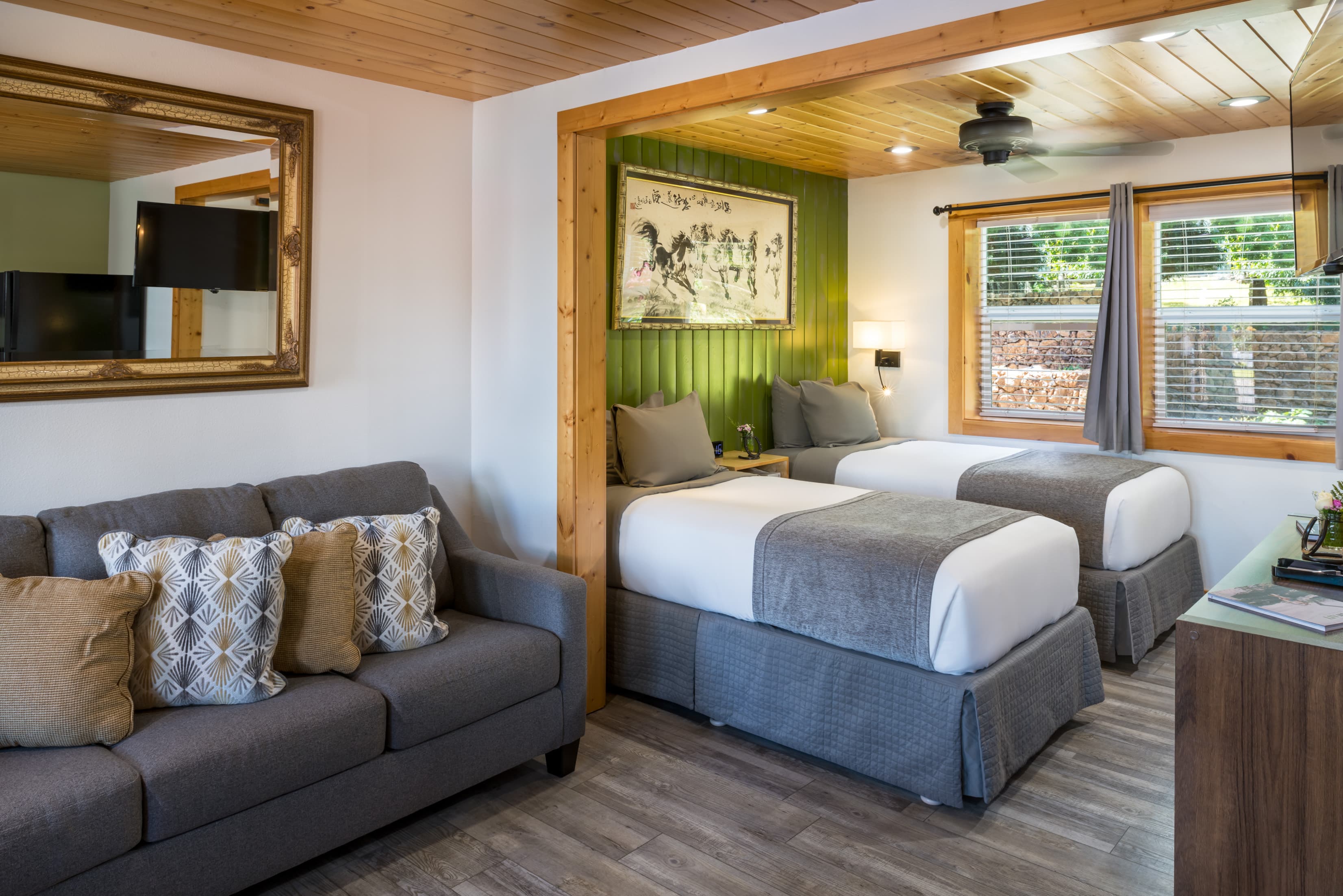 Kitchen Suite (two twin beds and sofa sleeper)
