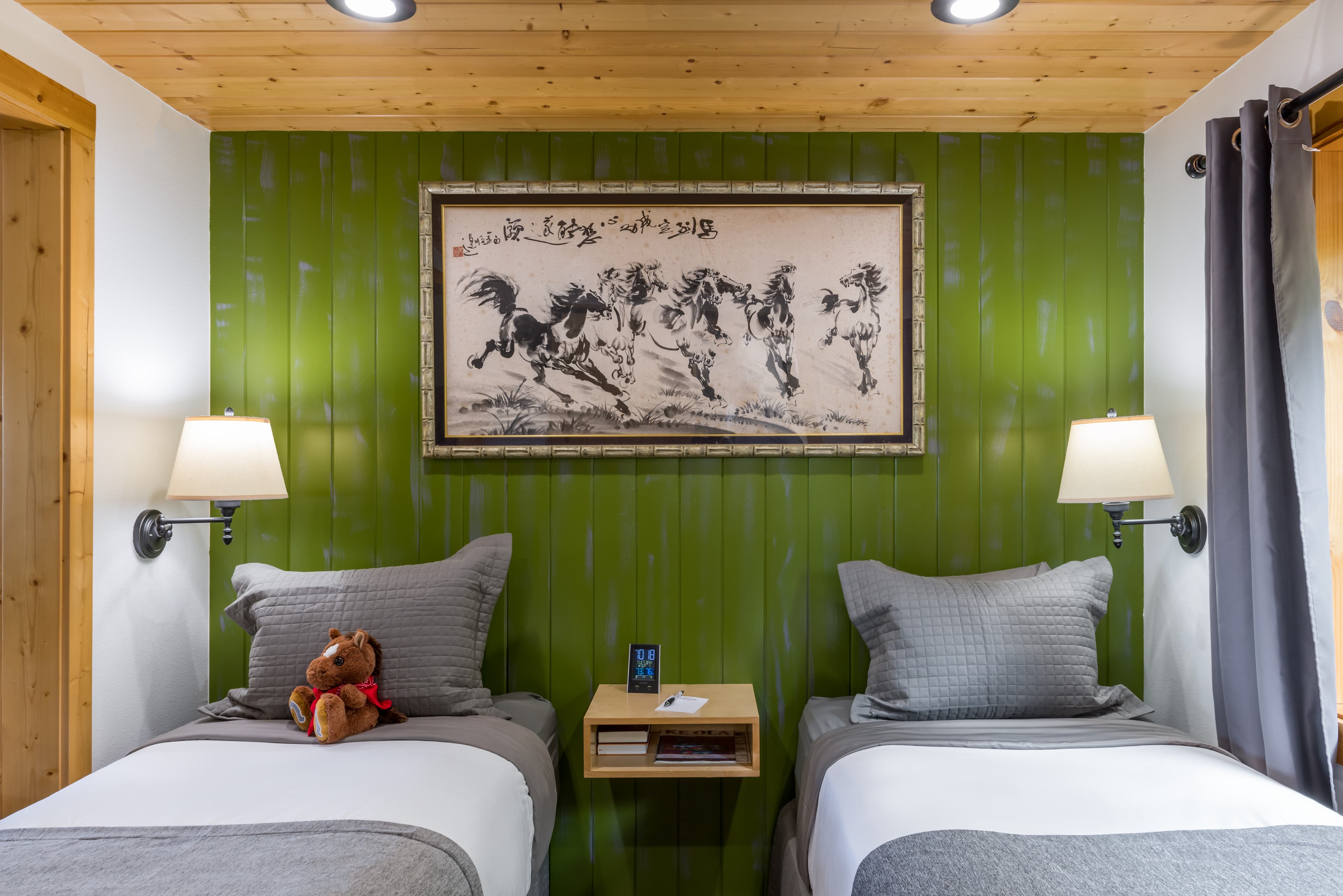 Kitchen Suite (two twin beds)