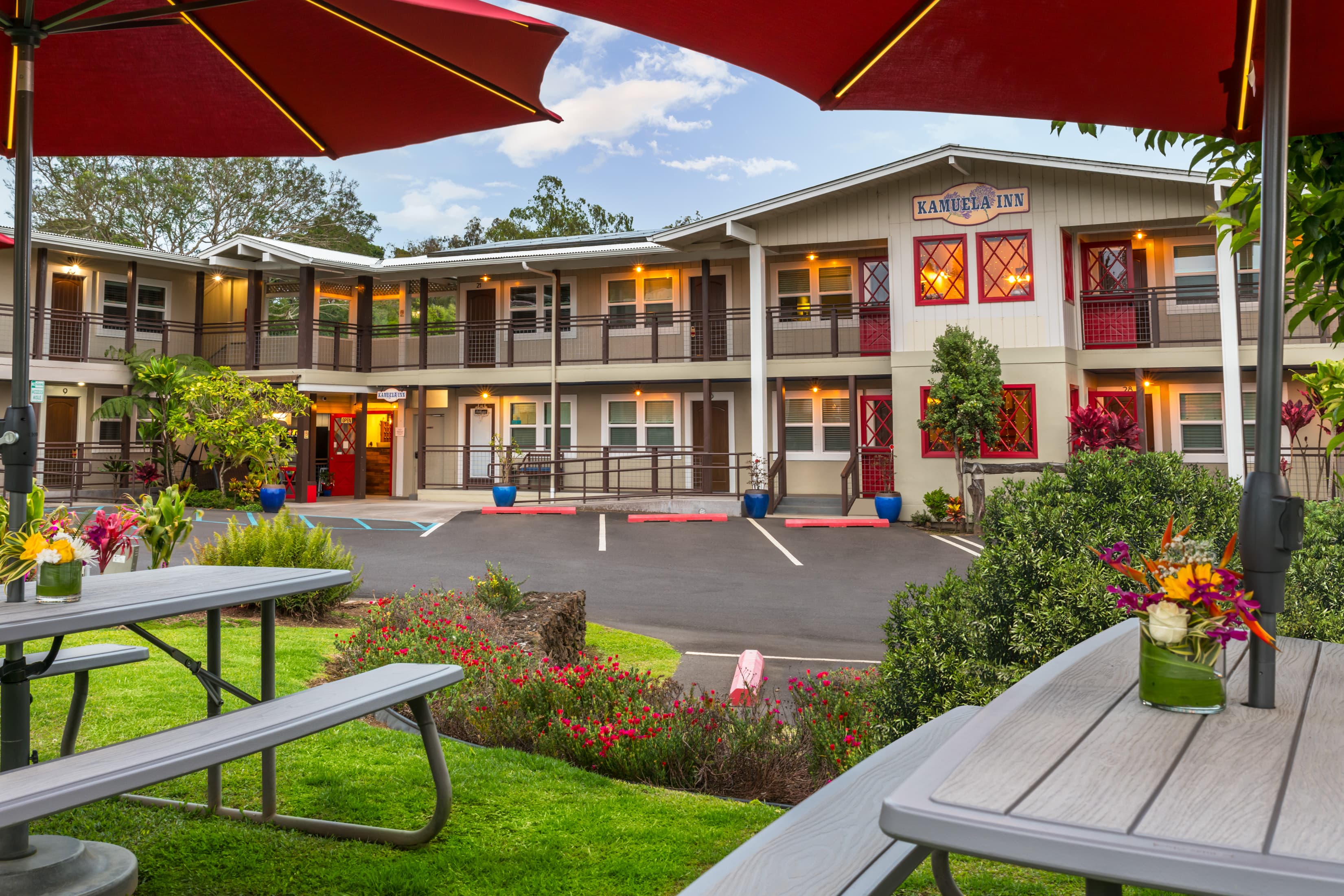 Exterior (View of Deluxe Suites Wing)