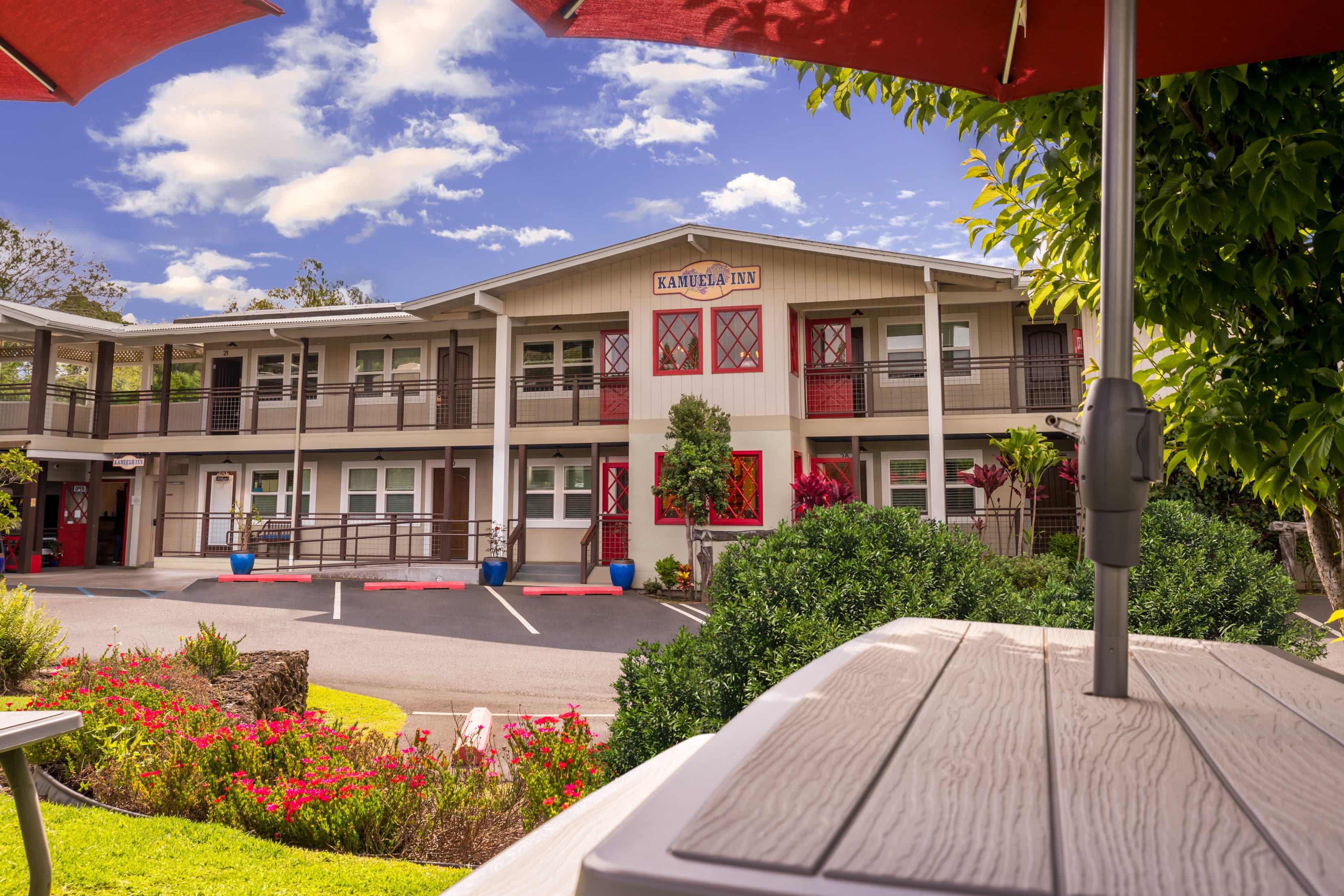 Exterior (View of Deluxe Suites Wing)