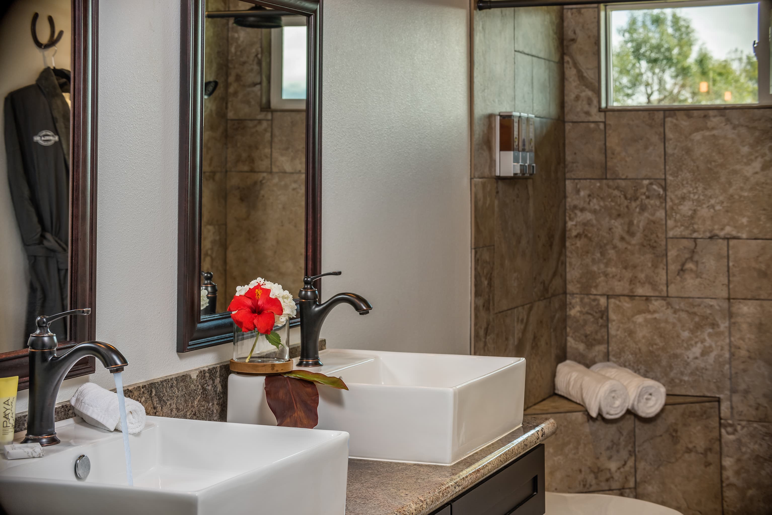 Executive Suite Two (double vanity)
